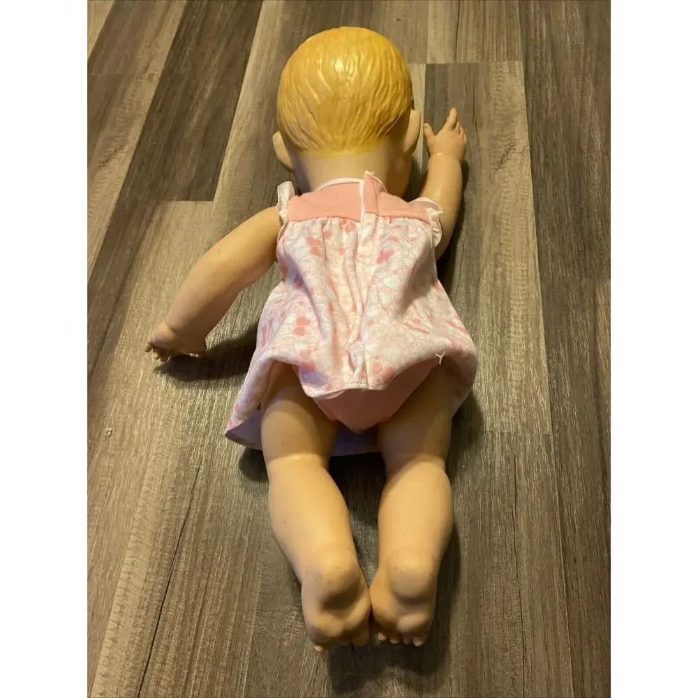 Talking Luvabella Baby Blonde Doll SpinMaster Talks & Babbles Moves Arms - Picture 4 of 7